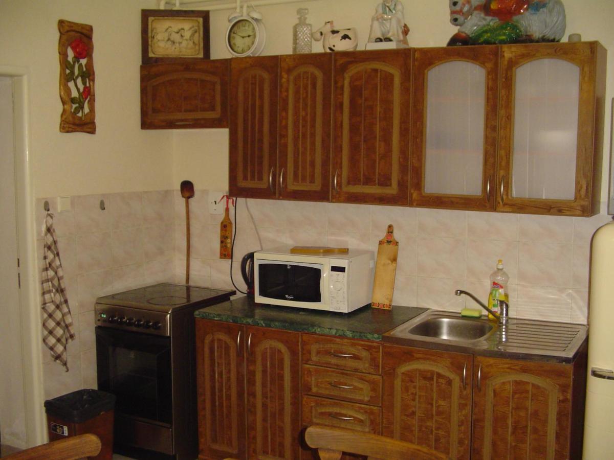 Hunter Villa Sturovo Exterior photo