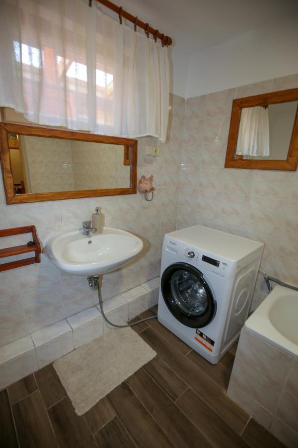 Hunter Villa Sturovo Exterior photo