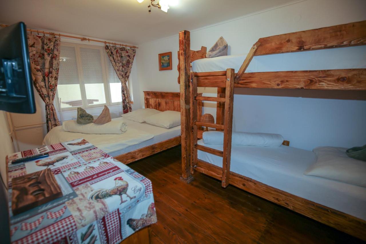 Hunter Villa Sturovo Exterior photo