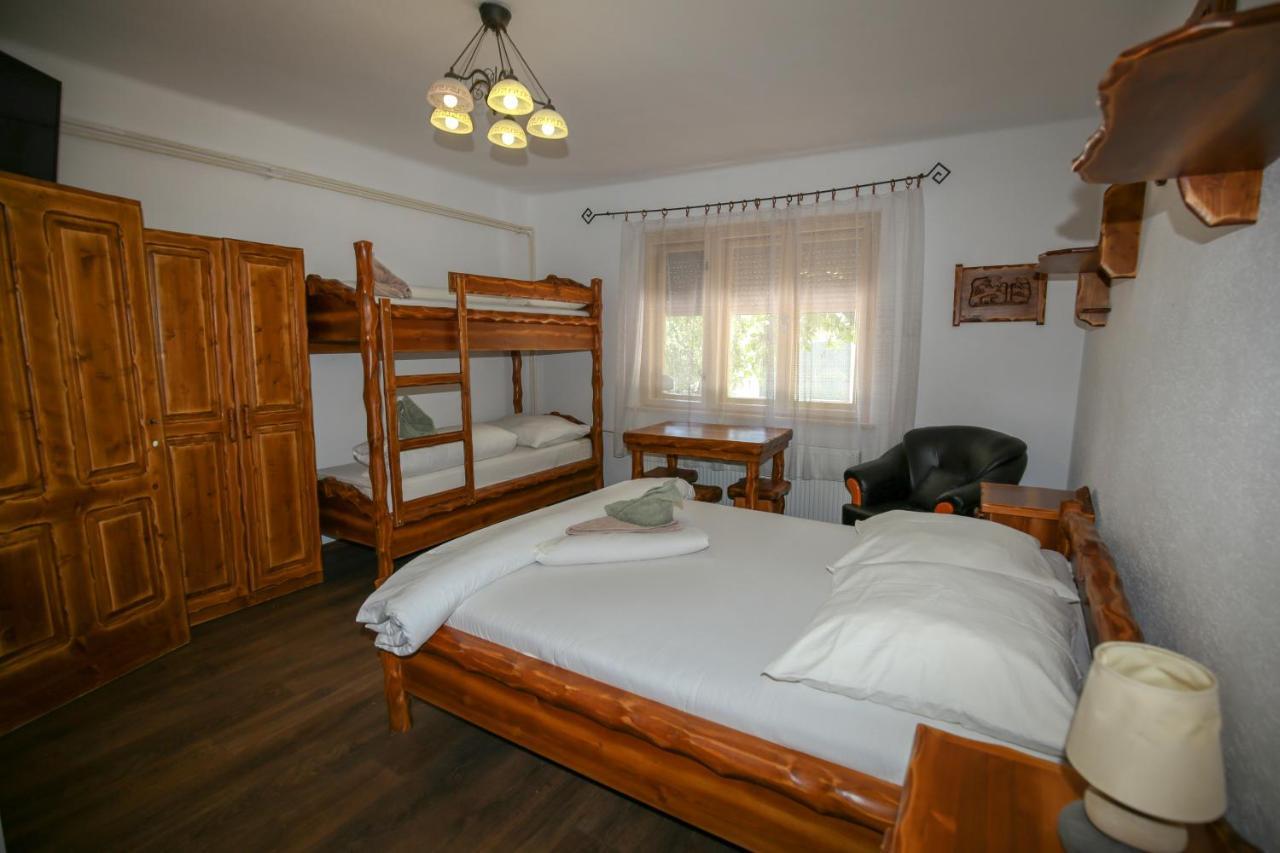 Hunter Villa Sturovo Exterior photo